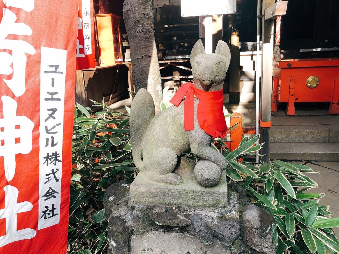 花園稲荷神社-玉取りの狐